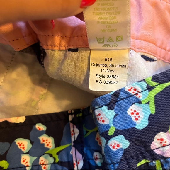 Lilly Pulitzer wisteria floral print shorts size 0 - Picture 5 of 5